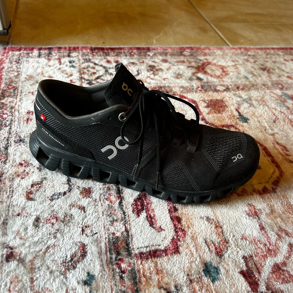 Cloud X 4 Sneaker in Black & Eclipse - Picture 10 of 13